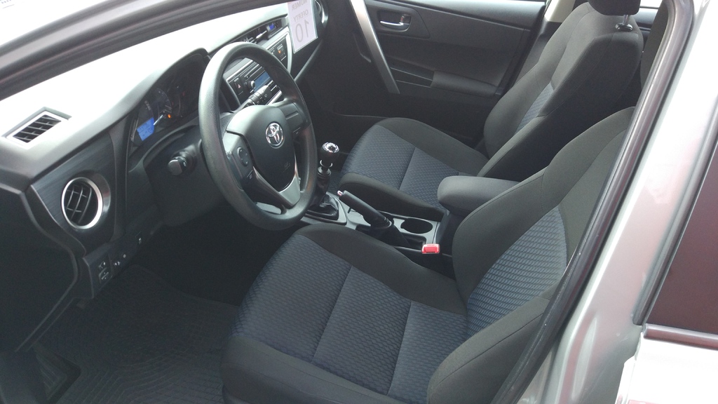 Toyota Auris 1.4 D4D Active Inne, 2013 r. autoranking.pl