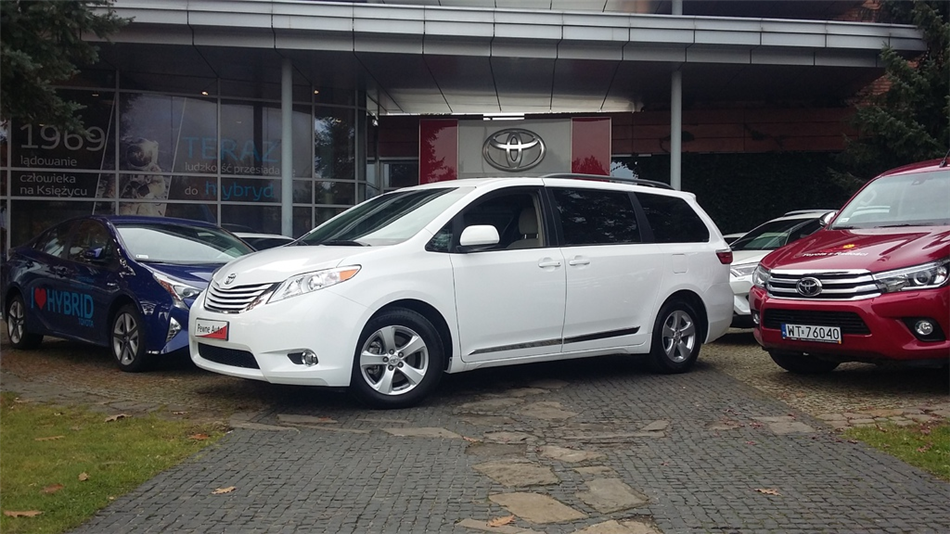 Toyota Sienna 3.5 V6 LE Benzyna, 2015 r.