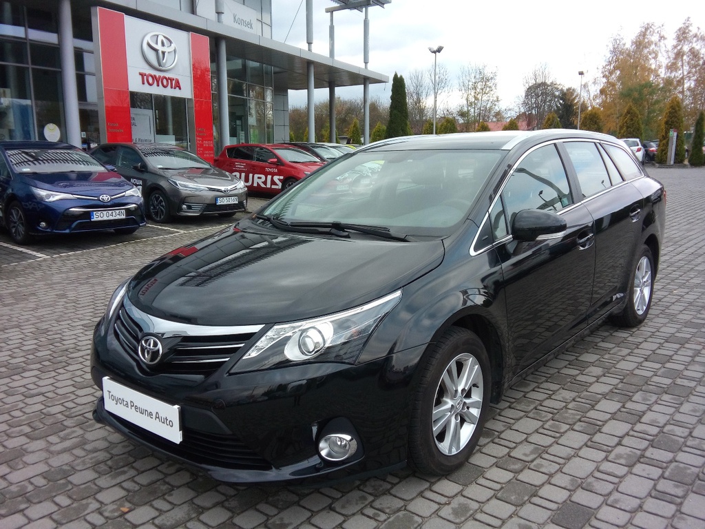 Toyota Avensis 1.8 Sol Business Benzyna, 2012 r