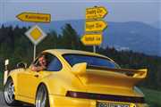 Porsche oddaje hołd ikonie motosportu – Walterowi Röhrlowi