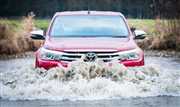 3,5-kilogramowa Toyota Hilux równie dzielna jak oryginał