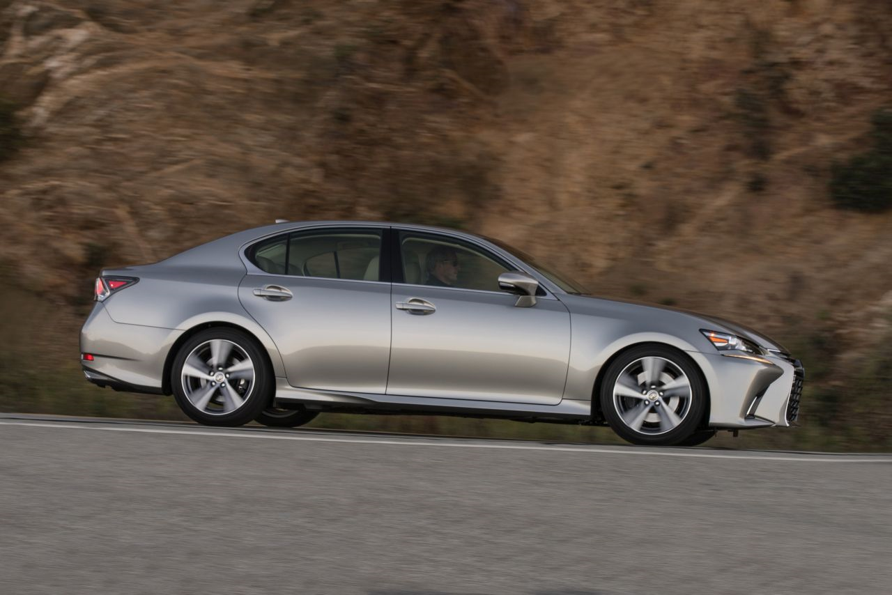 Lexus zapowiada zmiany w gamie modelowej IS i GS