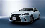 Lexus i seria Black Sequence