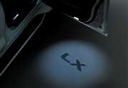 Lexus i seria Black Sequence