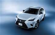 Lexus i seria Black Sequence