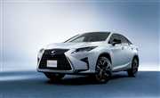 Lexus i seria Black Sequence