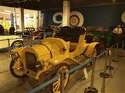 Zabytkowe auta w sercu Poznania