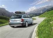 Zimowa wyprawa, czyli jak przewozić narty