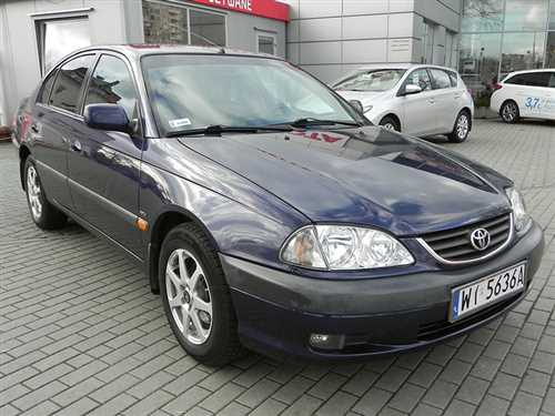 Toyota Avensis 1.8 VVT-i SOL Benzyna, 2000 r.