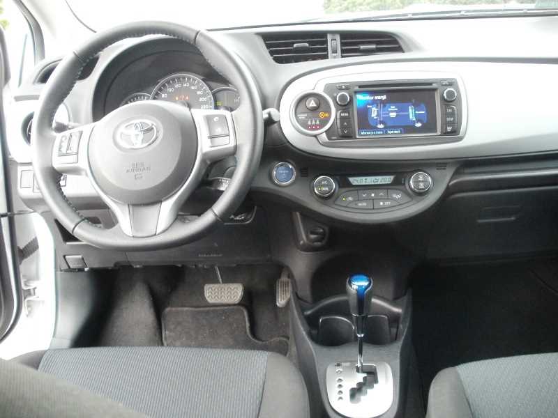 Toyota Yaris Hybrid 100 Premium Hybryda, 2013 r