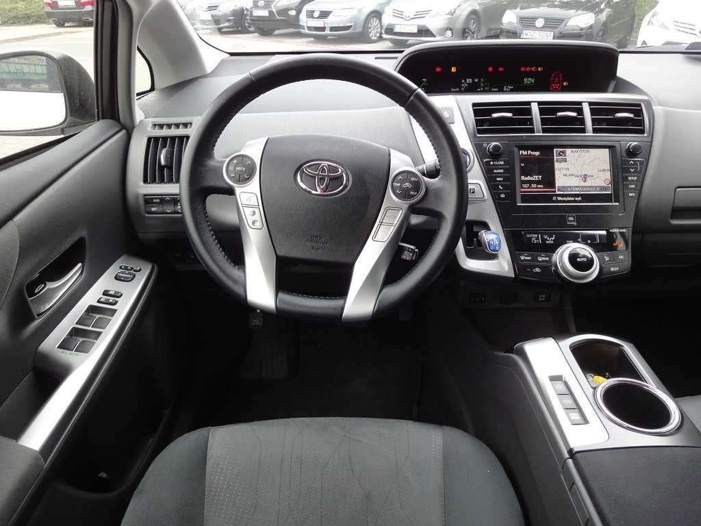 Toyota Prius PLUS 1.8 HSD Prestige Hybryda, 2012 r