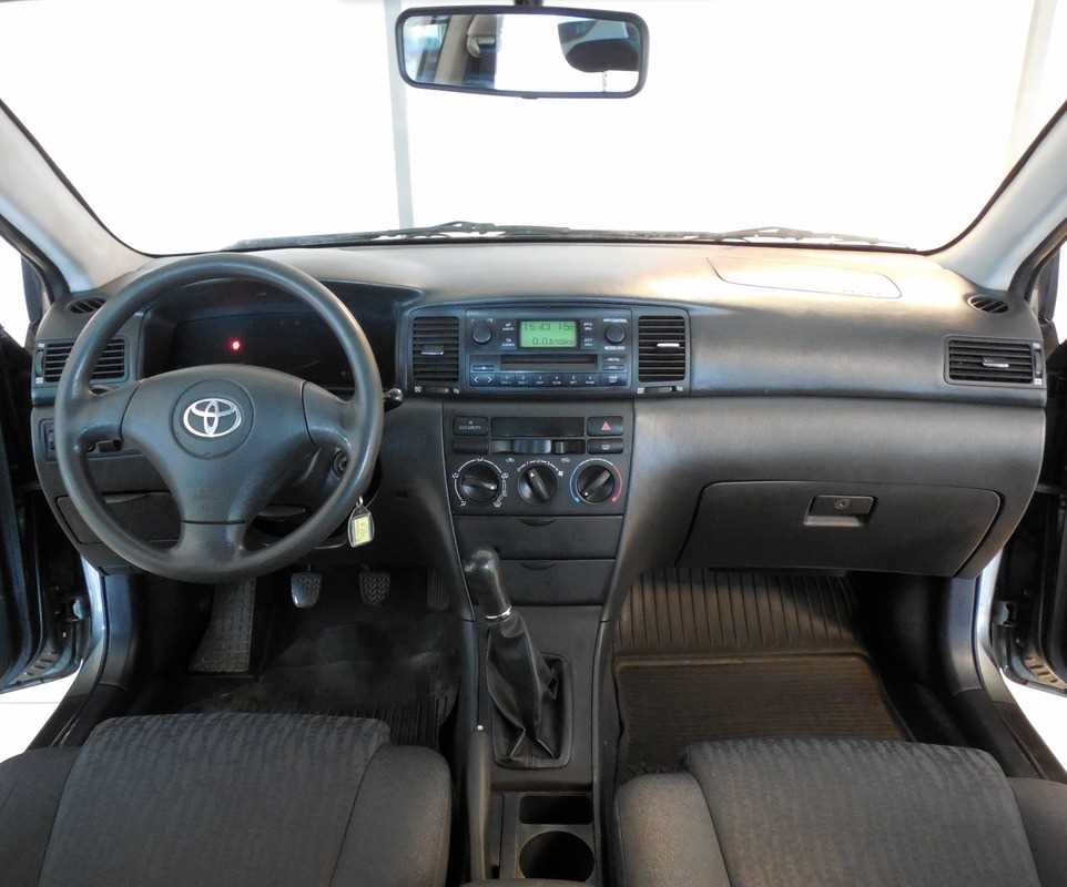 Toyota Corolla 1.4 VVTi E12 auto krajowe Benzyna, 2004 r